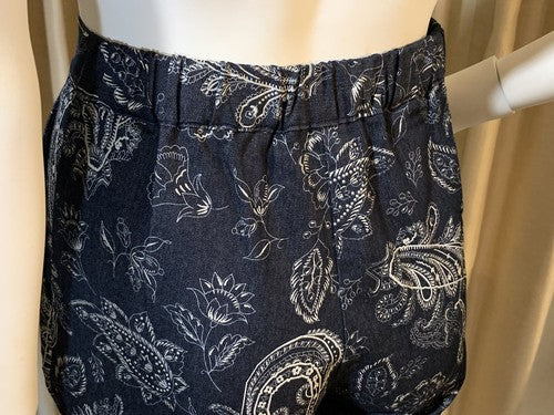 NWT Froxx Women’s Stretch Blue Floral Elastic Waist Capris Cropped Pants Size S