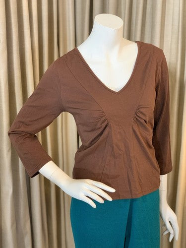 NWT Jones Wear Chestnut Brown V Neck Knit Top Shirt Size Medium