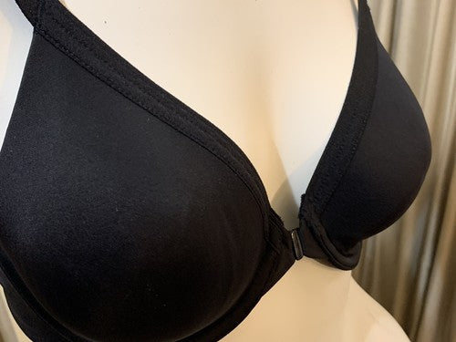 Warners 34B Nylon Black Bra Underwire Intimate lingerie NWOT